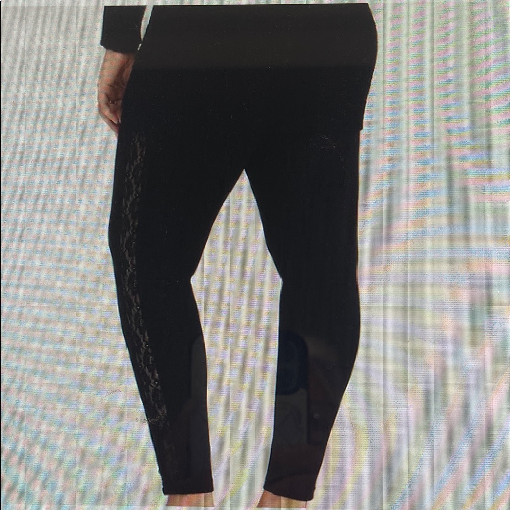NWT Black Side Lace High WaistTapered Leg Autumn Leggings. (18-20) Torrid Size 2